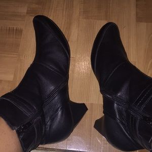 Black boots 🥰